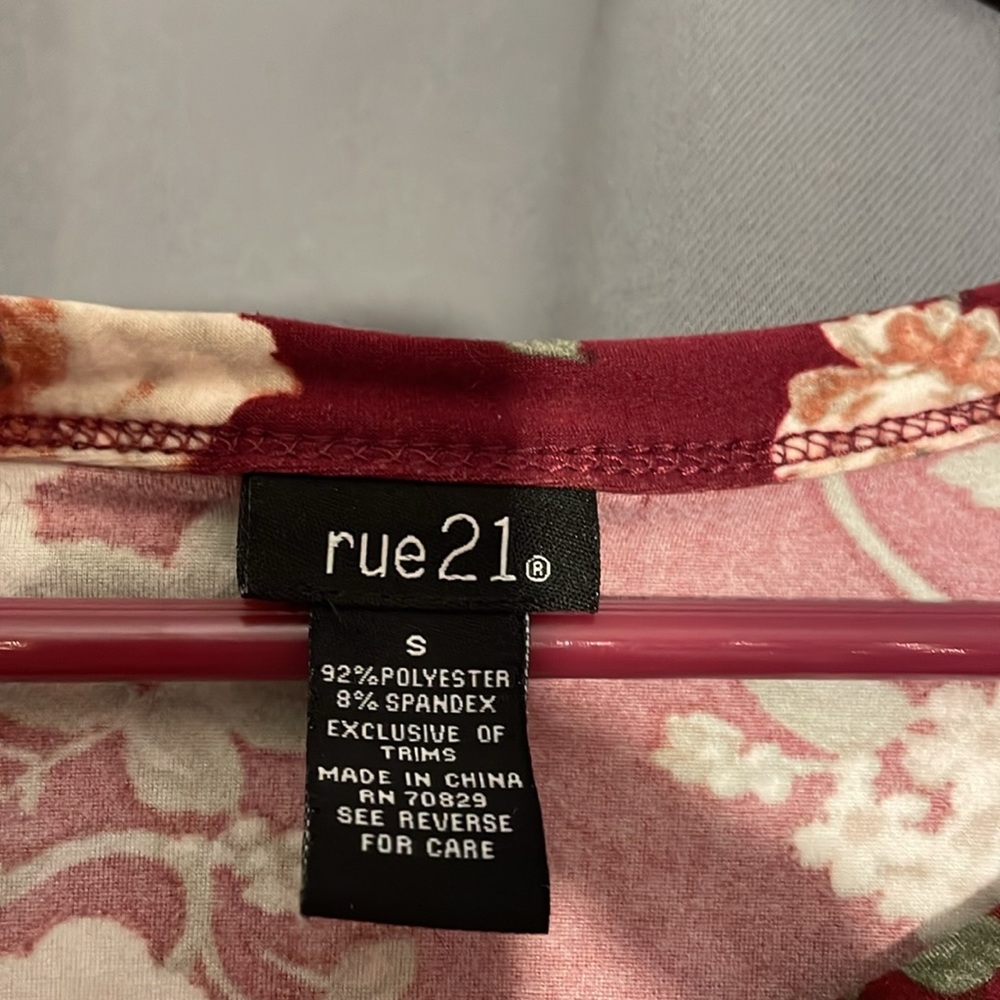Rue 21 - Picture 3 of 3